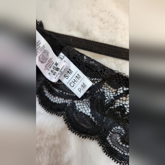 NWOT Black Lace 4 Piece Set - bra, panty, wrist cuffs and eye mask - Picture 9 of 11